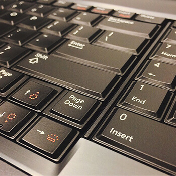 Wynajem mebli a prawo — podatki, faktury i rozliczenia dla firm